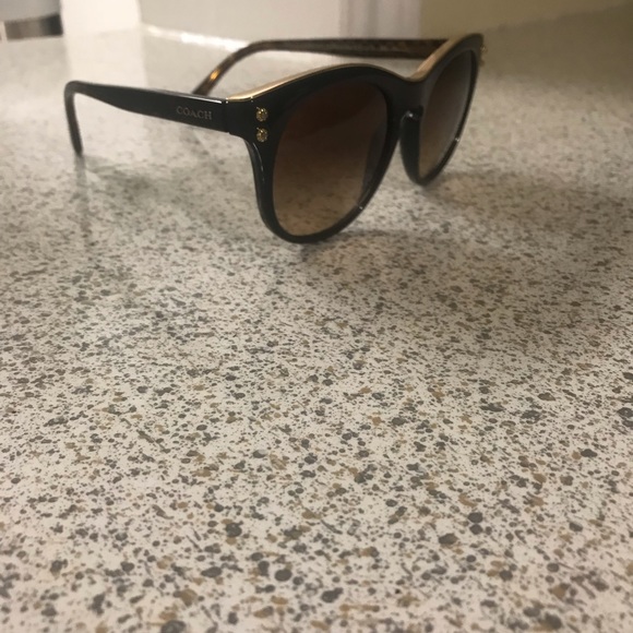 Glasses - Picture 2 of 2